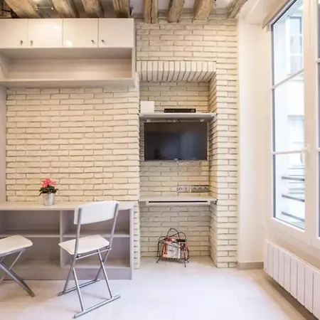 Apartment 501 Simon - Superb Marais District *