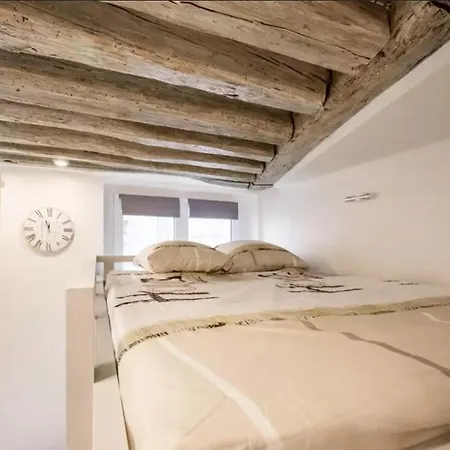 501 Simon - Superb Marais District * Paris